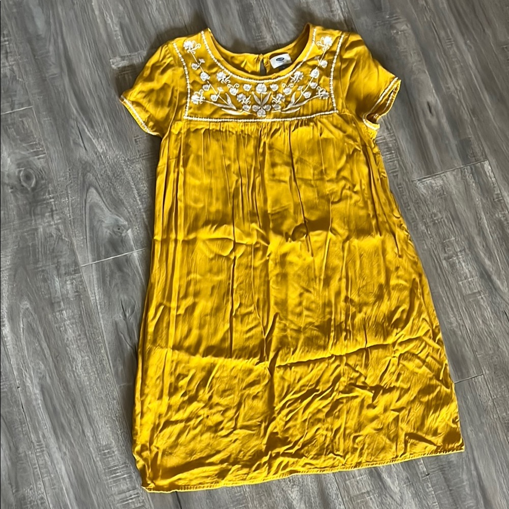 Flowy spring mustard shift dress